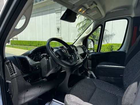 Used 2023 RAM ProMaster 3500 w/ Driver Convenience Group image 12
