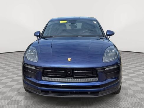 Used 2022 Porsche Macan AWD/4WD image 2