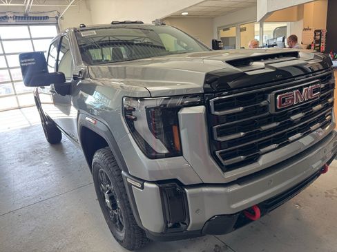 New 2026 GMC Sierra 2500 AT4 image 3