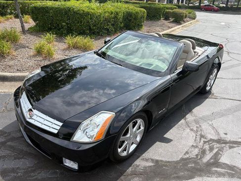 Used 2005 Cadillac XLR RWD image 3