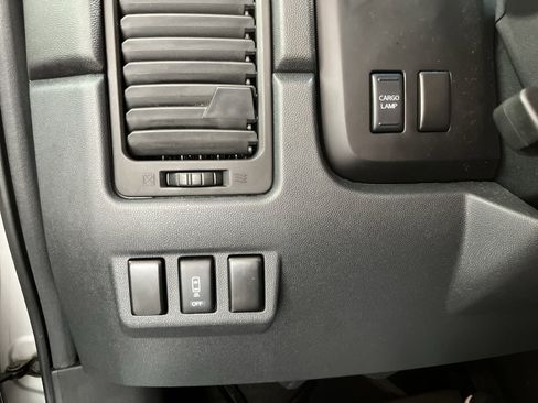 Used 2012 Nissan Titan SV w/ SV Value Truck Pkg RWD image 24
