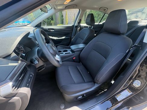 Used 2025 Nissan Altima 2.5 SV FWD image 36