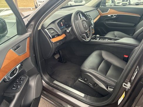 Certified 2023 Volvo XC90 B6 Plus w/ Protection Package image 7