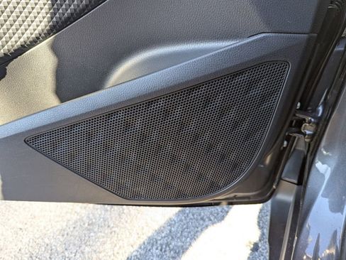 Used 2022 Toyota C-HR XLE image 16