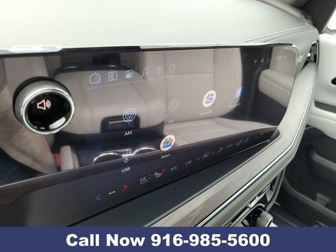 New 2026 Chevrolet Suburban Premier image 17