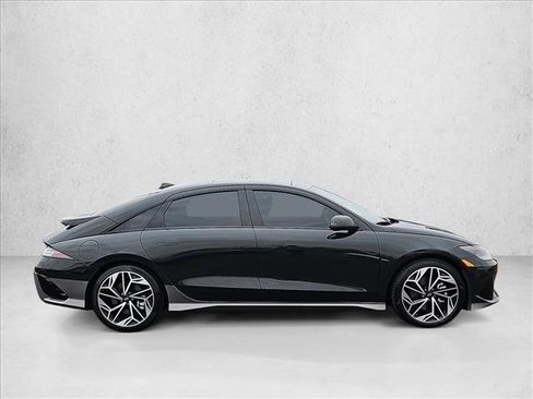 Used 2023 Hyundai Ioniq 6 Limited image 4