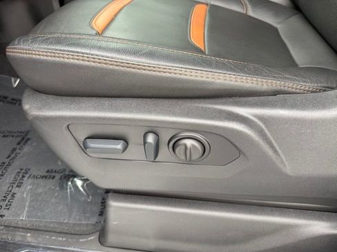 Used 2023 GMC Sierra 2500 AT4 image 18