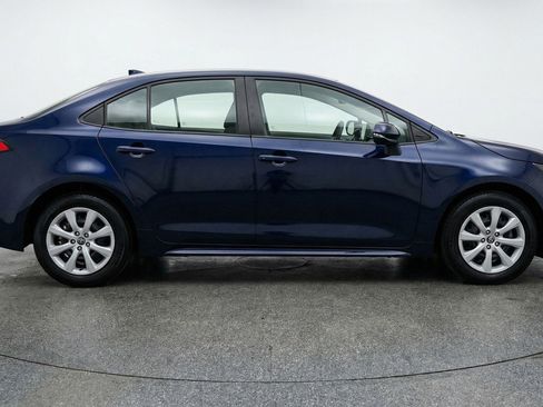 Used 2025 Toyota Corolla LE image 11