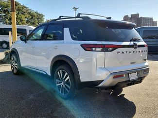 New 2025 Nissan Pathfinder Platinum video 3