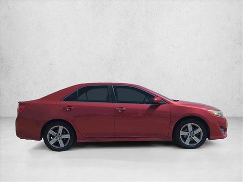 Used 2012 Toyota Camry SE image 4