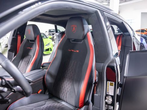 Used 2024 Lamborghini Urus S AWD/4WD image 37
