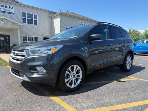 Used 2018 Ford Escape SE AWD/4WD image 2