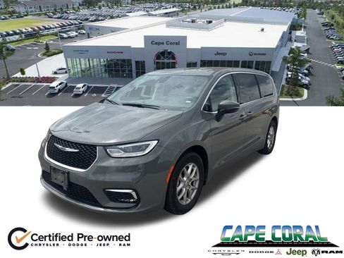 Used 2023 Chrysler Pacifica Touring-L FWD image 1