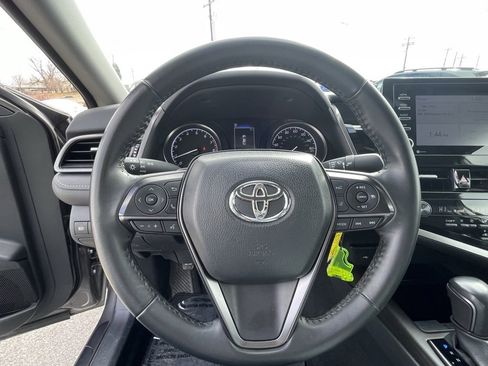 Used 2024 Toyota Camry SE image 13