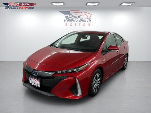 Used 2021 Toyota Prius Prime LE FWD image 1