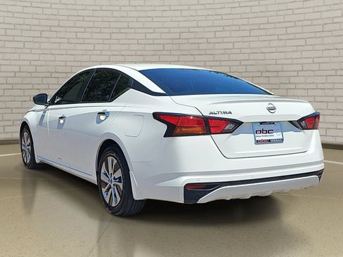 Used 2024 Nissan Altima 2.5 S FWD image 7
