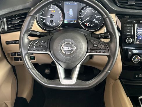 Used 2019 Nissan Rogue SV image 11