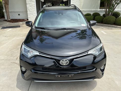 Used 2017 Toyota RAV4 XLE AWD/4WD image 3