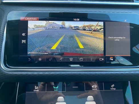 Used 2020 Land Rover Range Rover Velar R-Dynamic S image 14