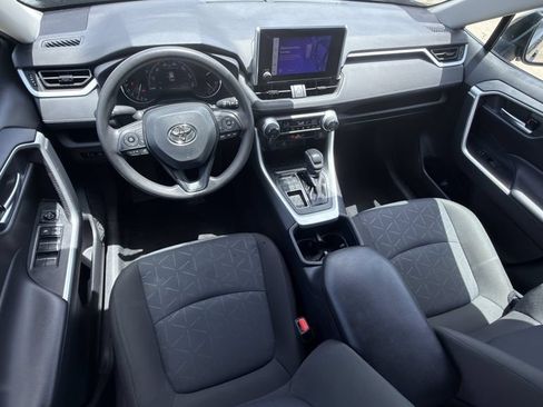 Used 2025 Toyota RAV4 XLE FWD image 12