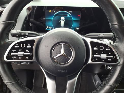 Used 2021 Mercedes-Benz GLB 250 4MATIC image 5