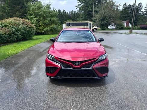 Used 2022 Toyota Camry SE FWD image 8