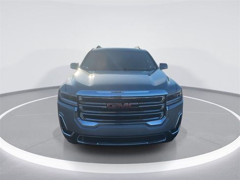 Used 2023 GMC Acadia SLT w/ Preferred Package image 3