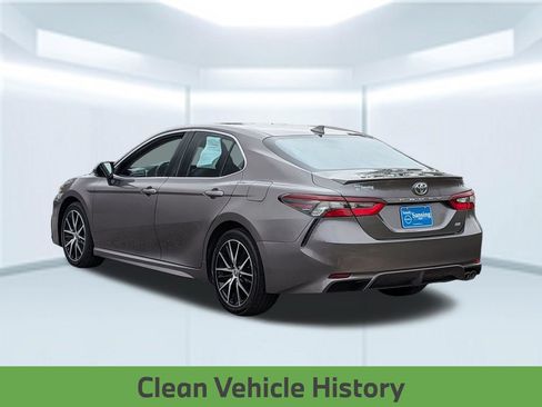 Used 2024 Toyota Camry SE FWD image 4