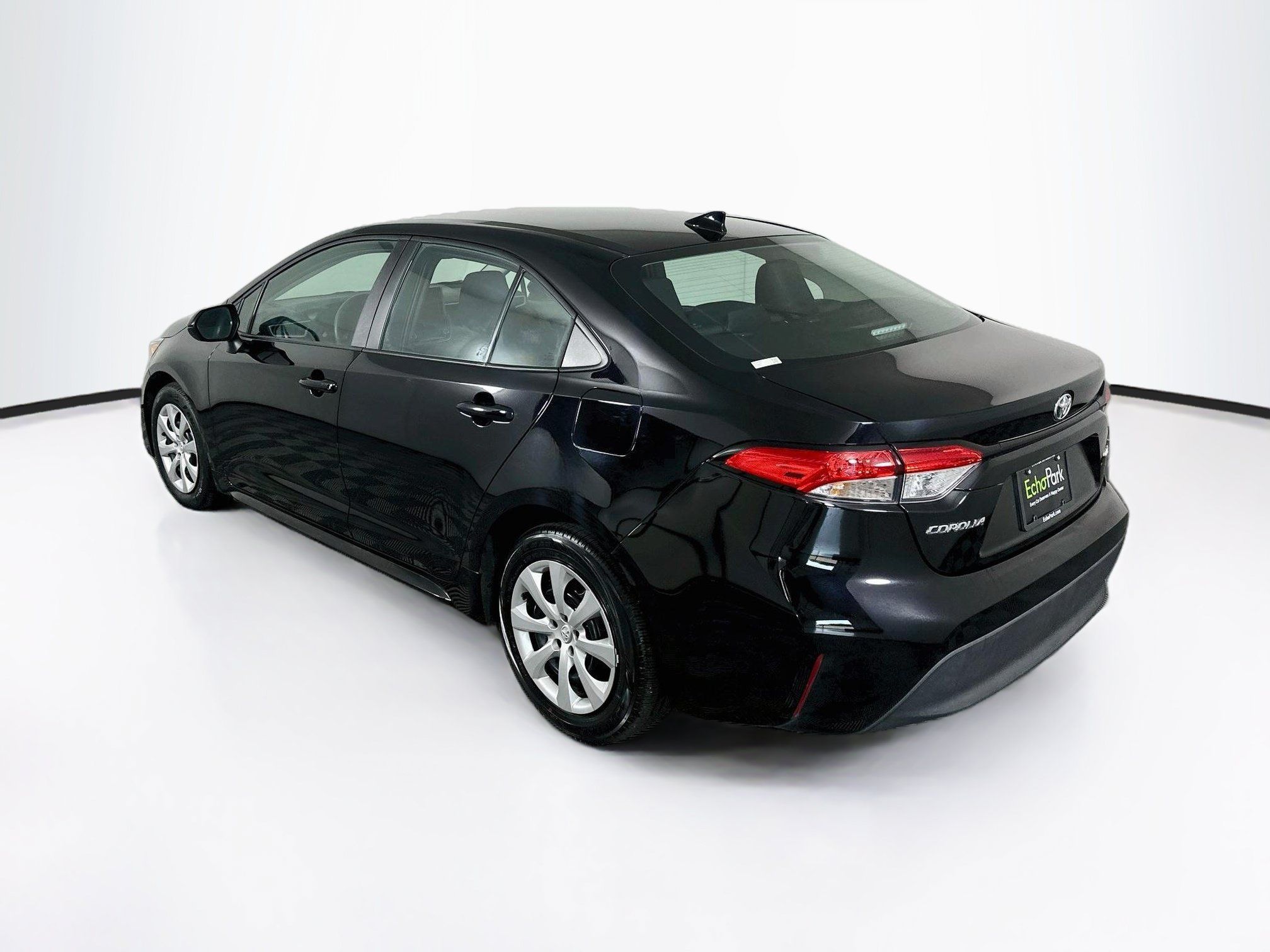 Used 2026 Toyota Corolla LE FWD image 5