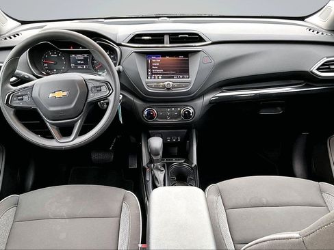 Used 2023 Chevrolet TrailBlazer LS FWD image 16