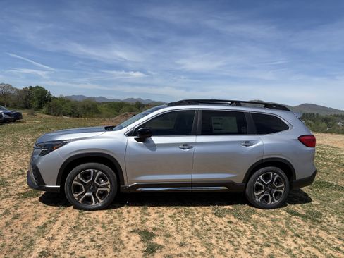 New 2026 Subaru Ascent Touring AWD/4WD image 4