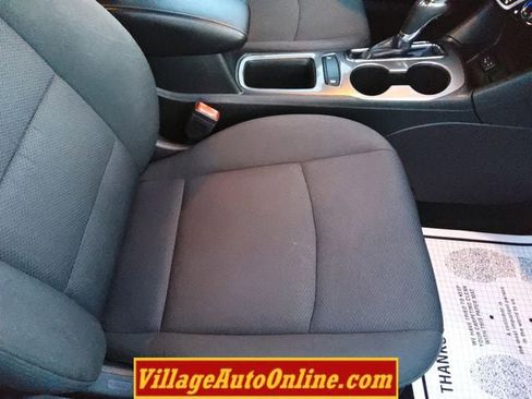 Used 2019 Chevrolet Cruze LT w/ LT Fleet Convenience Package image 27