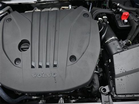 Used 2024 Volvo XC60 B5 Ultimate w/ Protection Package Premier image 36