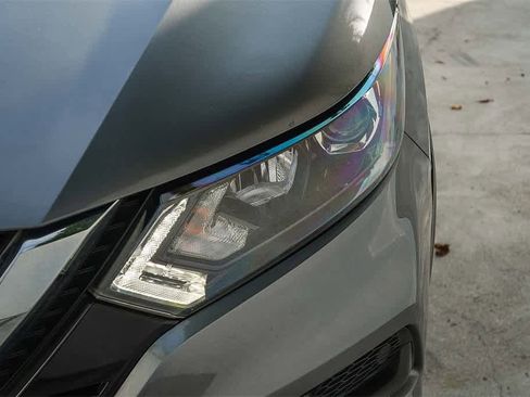 Used 2021 Nissan Rogue Sport SV image 8