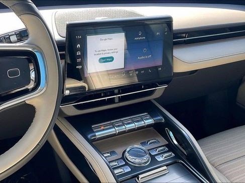 Used 2024 Lincoln Nautilus Reserve w/ Equipment Group 202A image 6