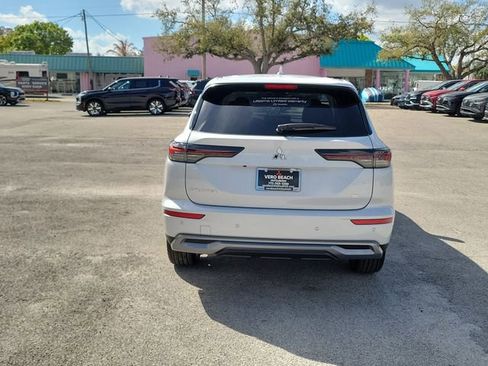 New 2026 Mitsubishi Outlander SE FWD image 5