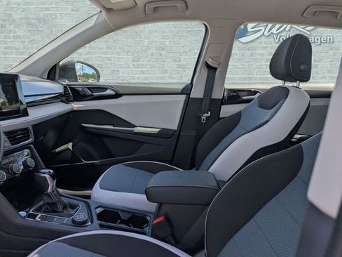 Certified 2025 Volkswagen Taos S AWD/4WD image 20