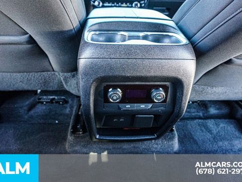 Used 2024 Chevrolet Traverse LT image 33