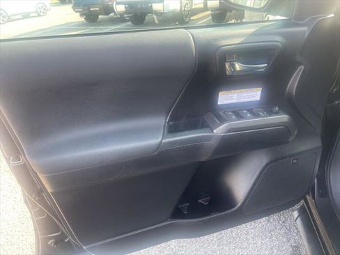 Certified 2020 Toyota Tacoma TRD Off-Road w/ TRD Premium Off Road Package image 22