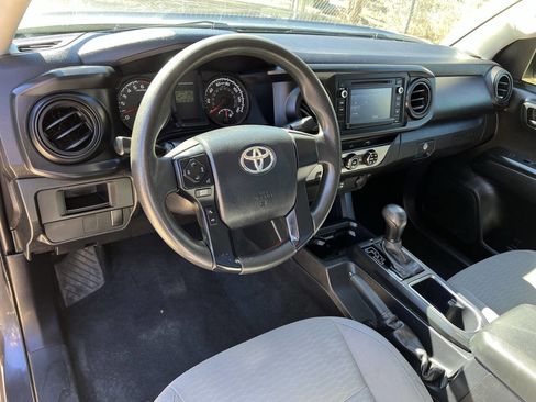 Used 2017 Toyota Tacoma SR image 18