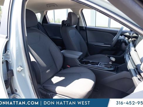 Used 2025 Kia K4 FWD image 18