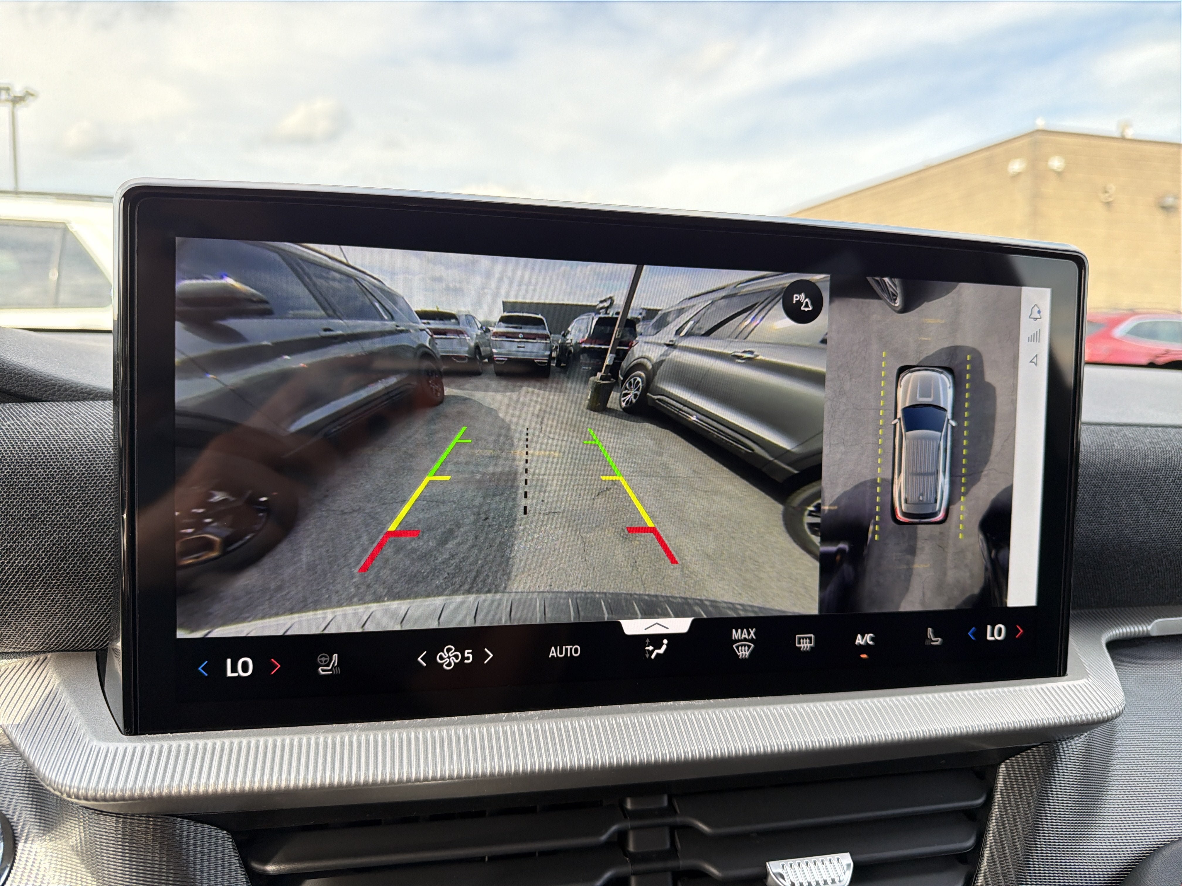New 2027 Ford Explorer ST-Line AWD/4WD image 18