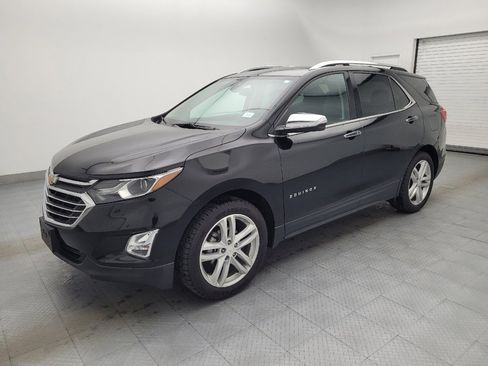 Used 2018 Chevrolet Equinox Premier image 2