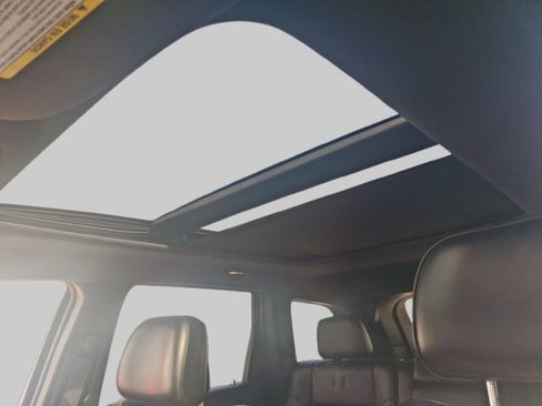 Used 2014 Jeep Grand Cherokee Overland image 11