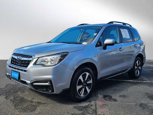 Used 2017 Subaru Forester 2.5i Premium w/ All-Weather Package image 7