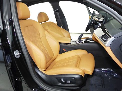 Certified 2023 BMW 530i w/ Convenience Package image 19