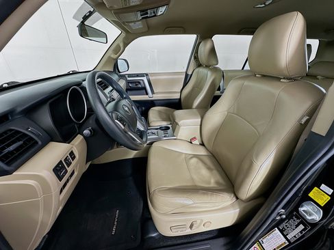 Used 2011 Toyota 4Runner SR5 image 13