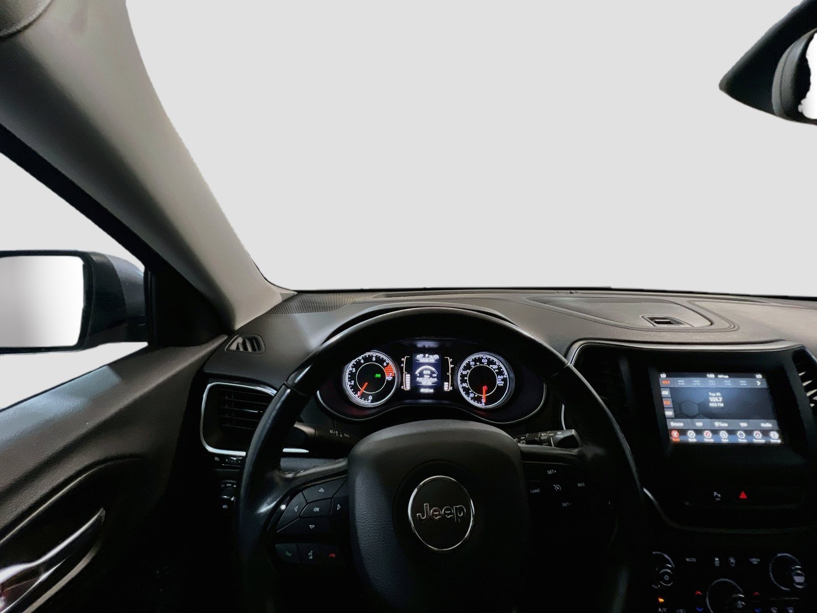 Used 2019 Jeep Cherokee Latitude Plus FWD image 7