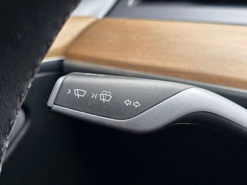 Used 2022 Tesla Model Y Performance image 35