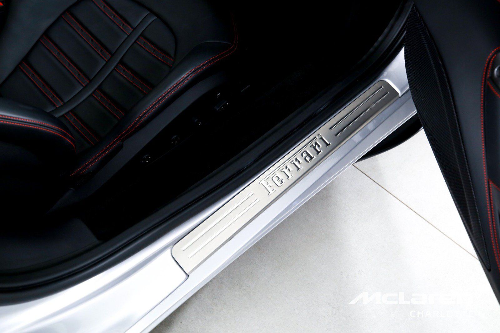 Used 2022 Ferrari F8 Tributo RWD image 23